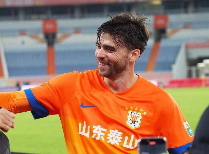 费德勒官方宣布出色防守新规,日本队引发争议!引发球迷热议 费德勒官方宣布出色防守新规,日本队引发争议!引发球迷热议